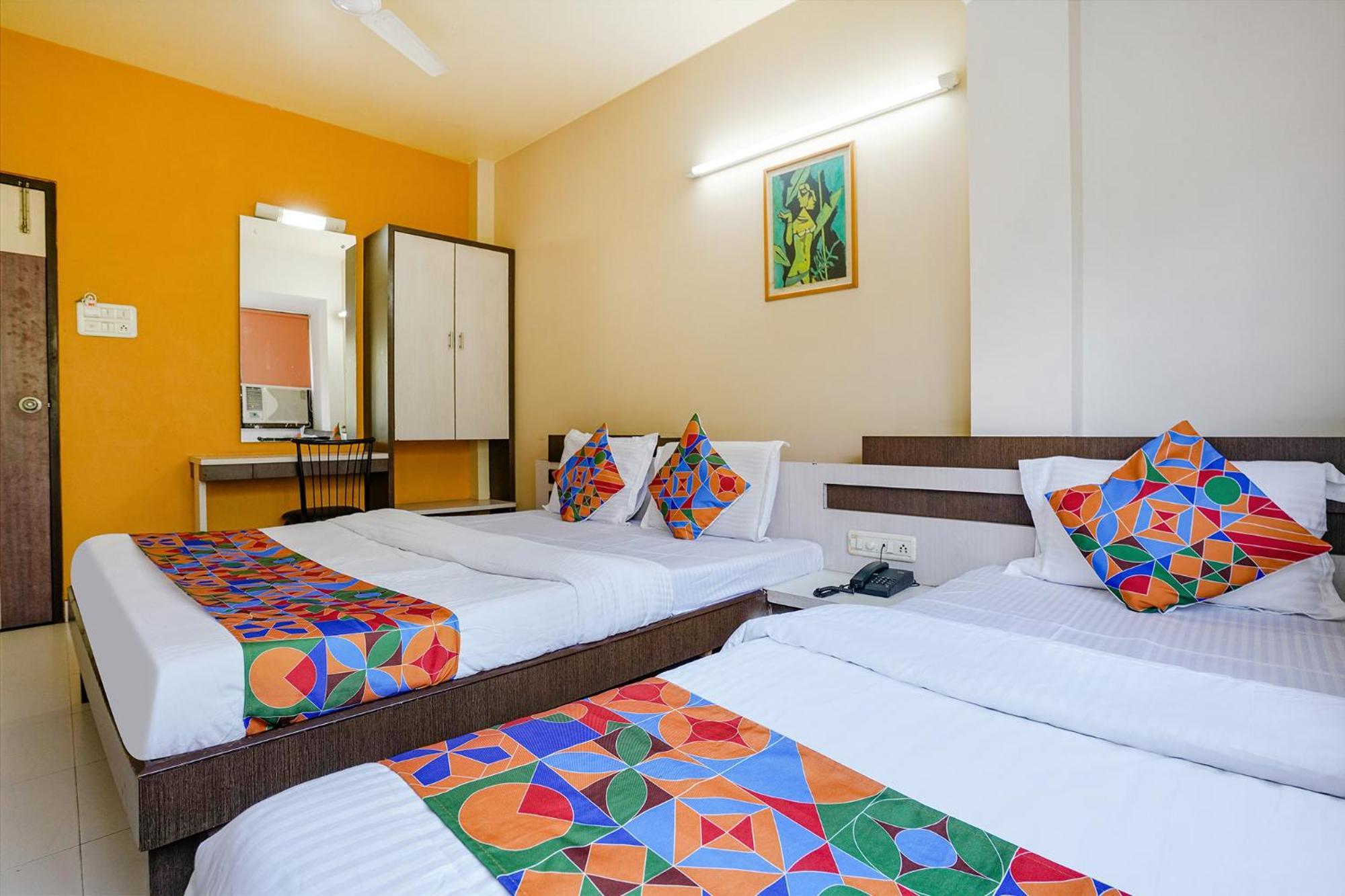 Fabhotel Samrat Nashik Bagian luar foto