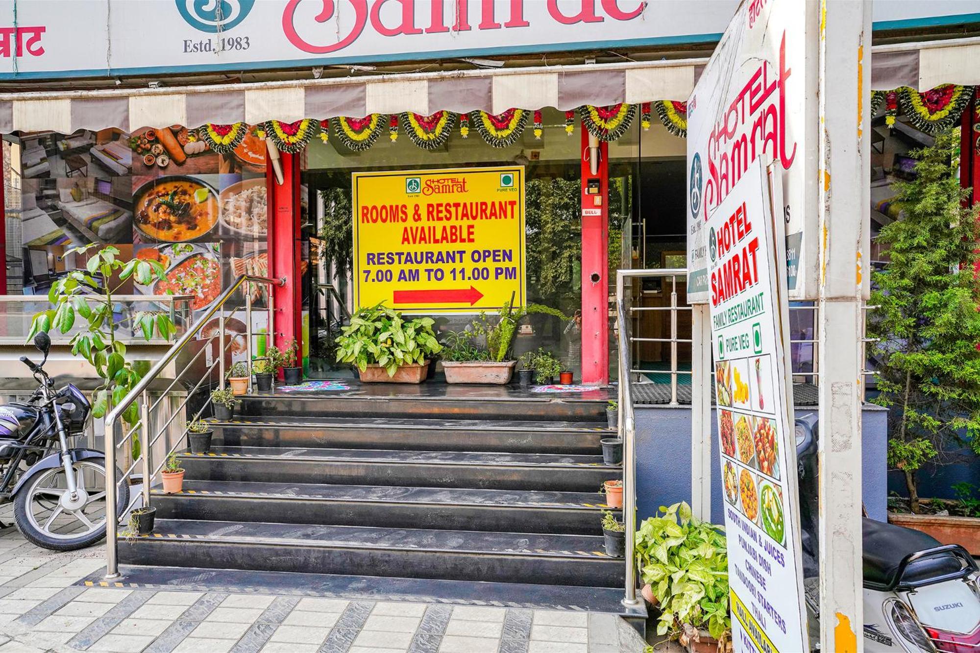 Fabhotel Samrat Nashik Bagian luar foto